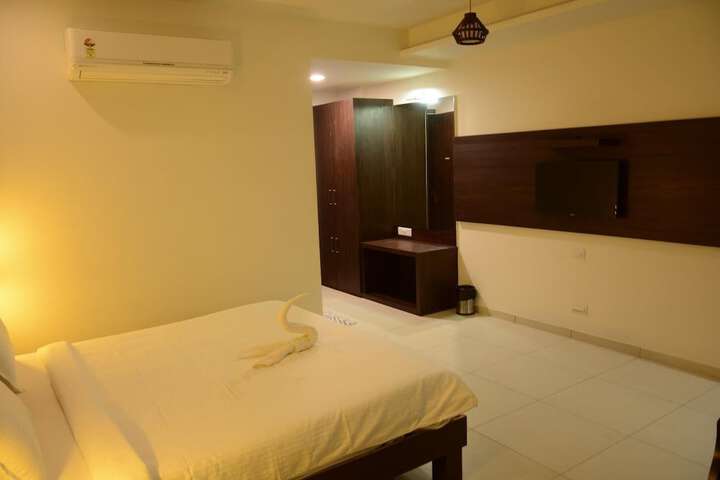 Room 10 of 36