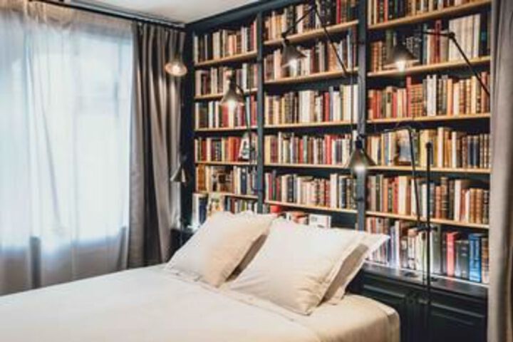 Room 5 of 18