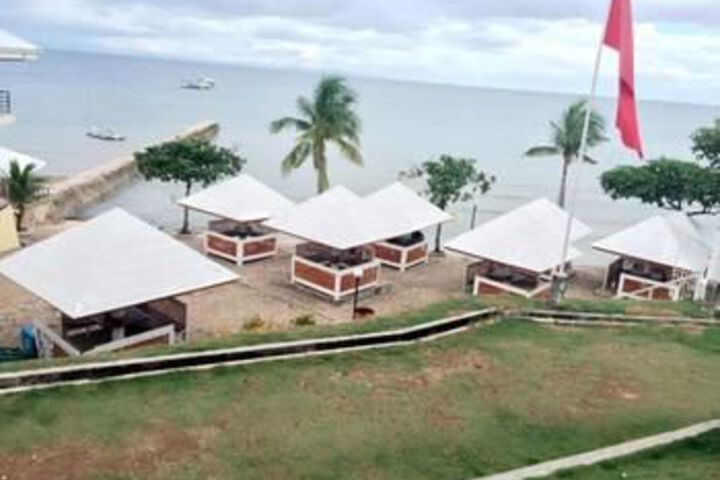 Hotel Exterior 12 of 36