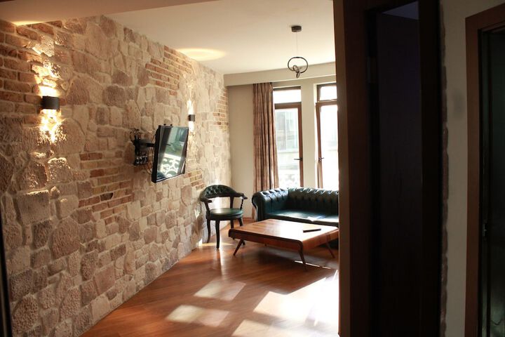 Room 14 of 26