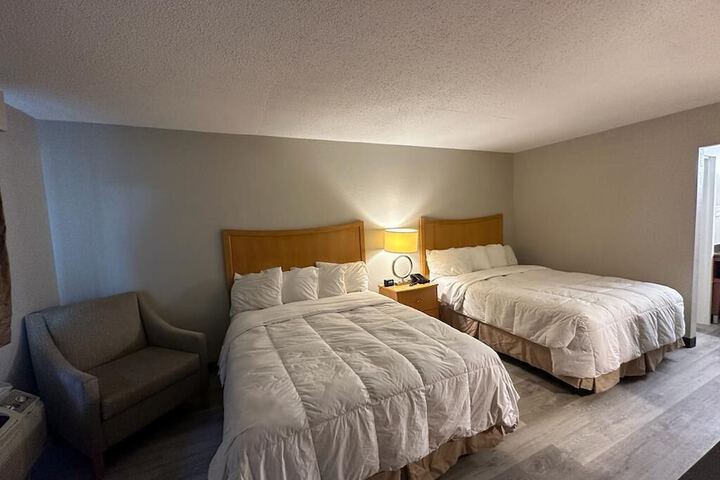 Standard Double Room (2 of 7)