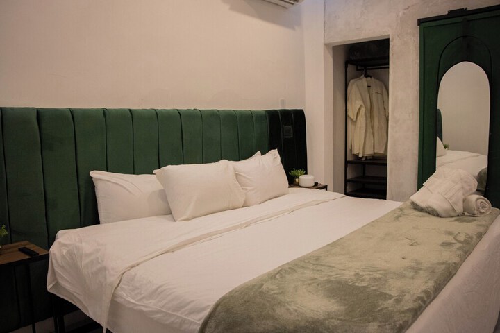 Room 17 of 101