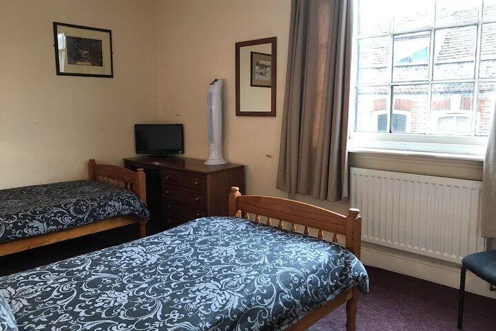 Room 19 of 38