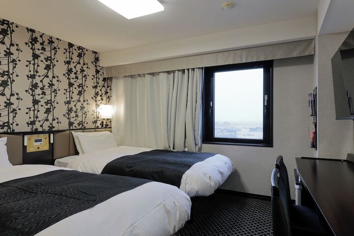 Room 10 of 45