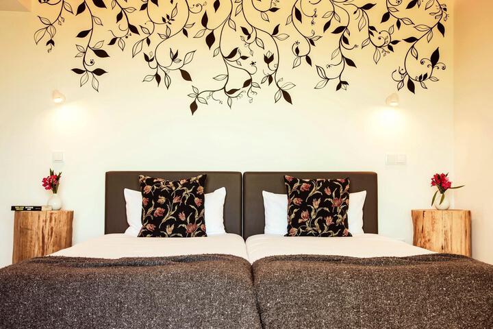 Room 32 of 58