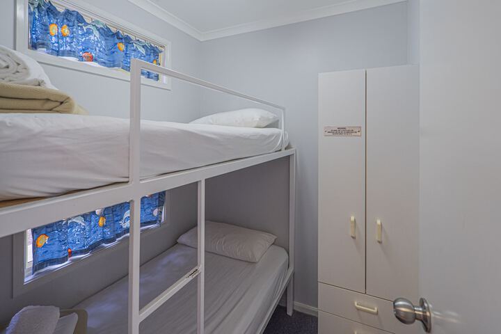 Room 16 of 126