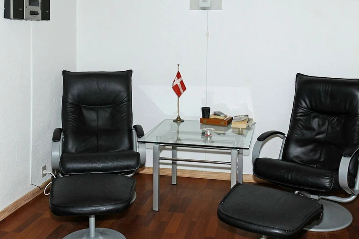 Room 2 of 20