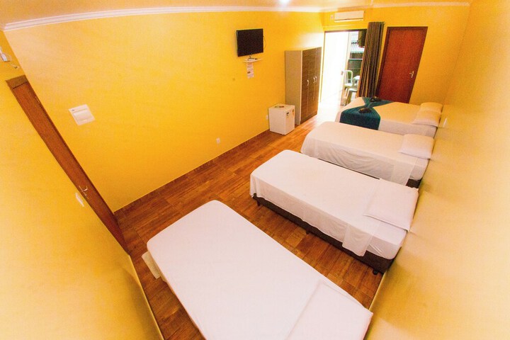 Room 13 of 36