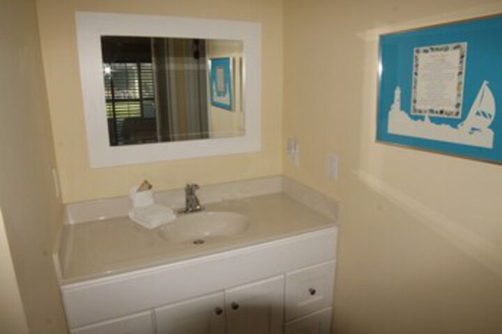 Room 5 of 32