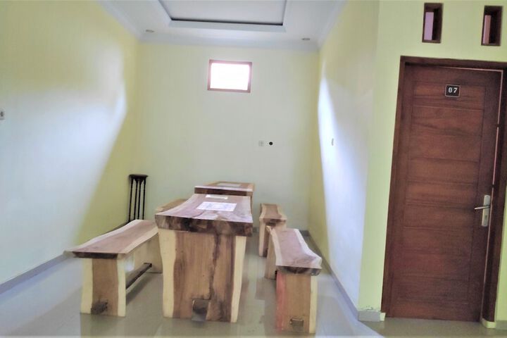 Room 28 of 46