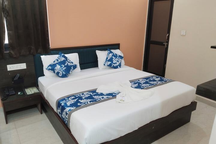 Room 5 of 27