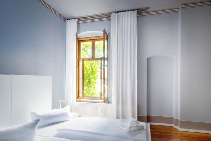 Room 28 of 174