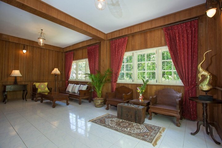 Room 16 of 40