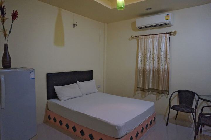 Room 9 of 19