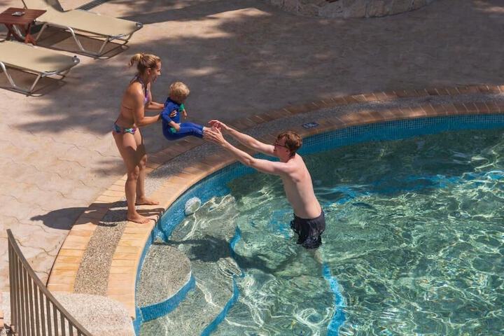 Pool 9 of 44