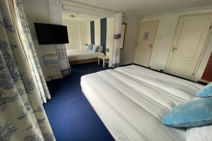 Room 11 of 37