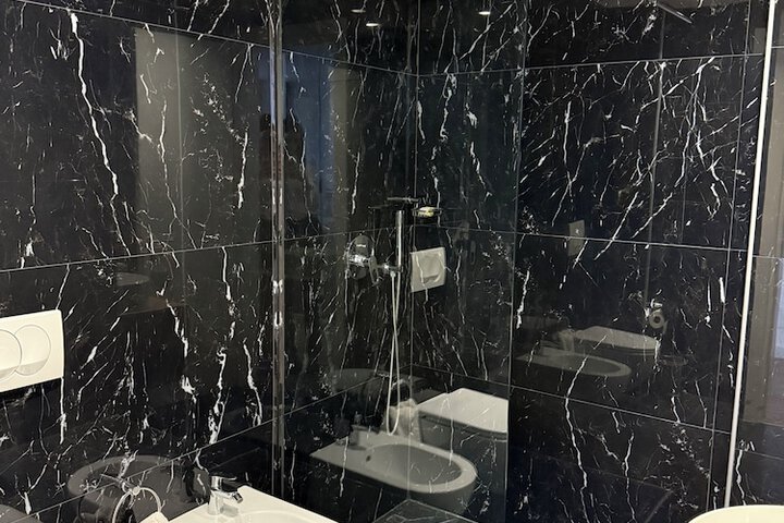 Room 156 of 207