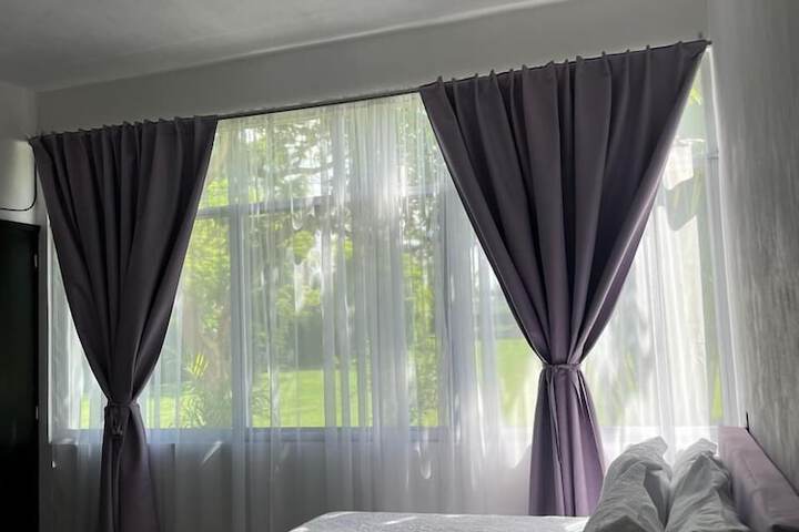 Room 28 of 165