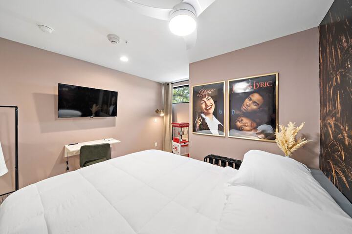 Room 13 of 111