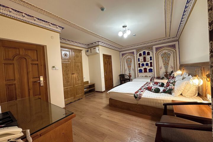 Room 15 of 68