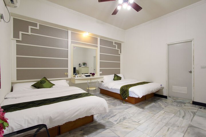 Room 4 of 56