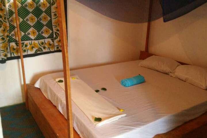 Room 8 of 14