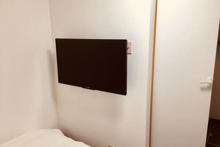Room 18 of 33