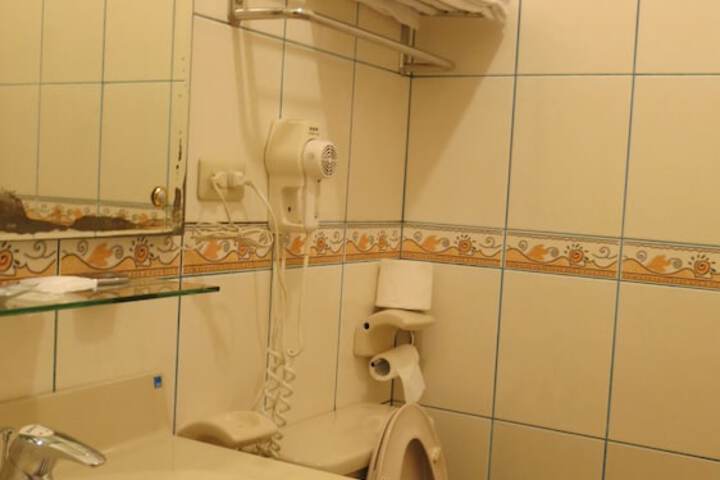 Room 11 of 21