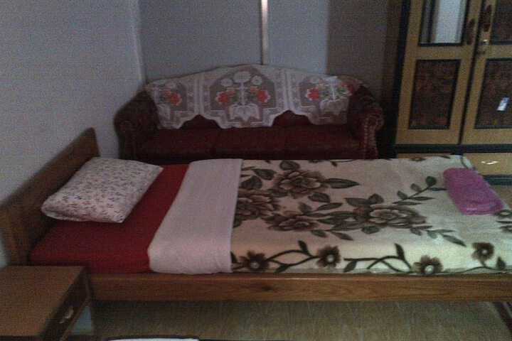 Room 14 of 68