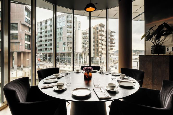 Dining 66 of 102
