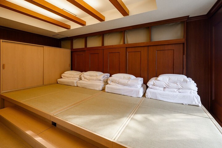 Room 18 of 40