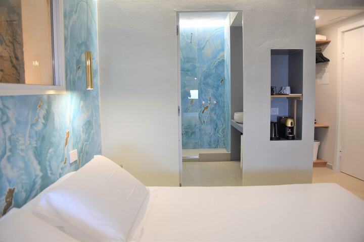 Room 27 of 137