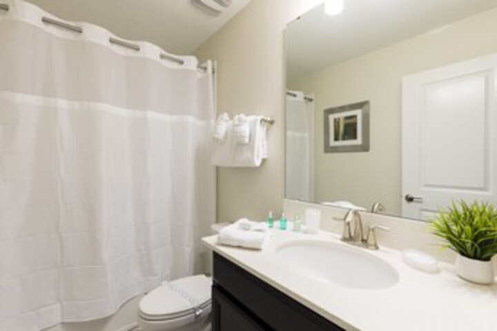 Room 2 of 32