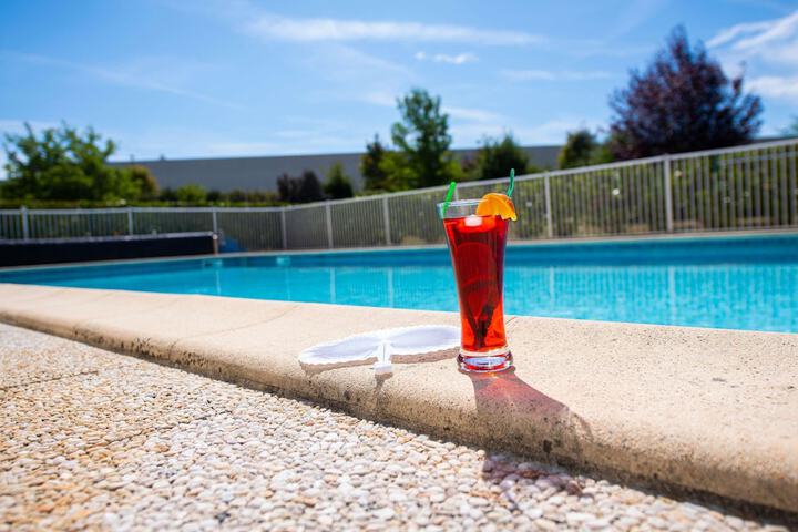 Pool Hotel