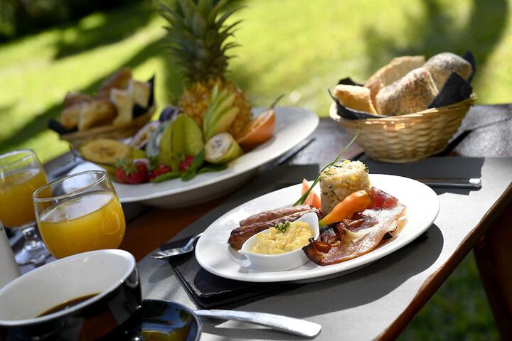 Dining Photos