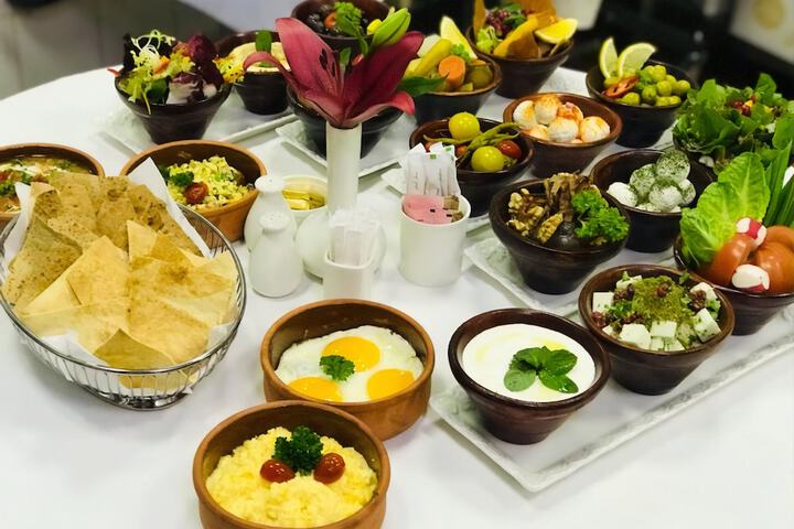 Breakfast/Coffee Service 73 of 90