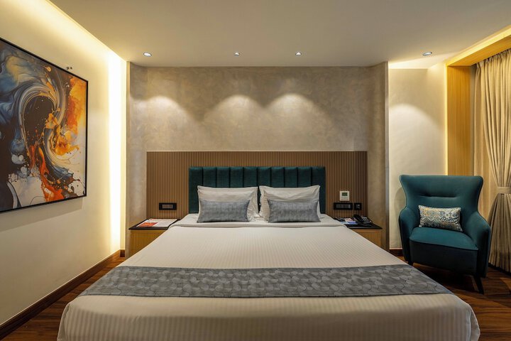 Room 4 of 28