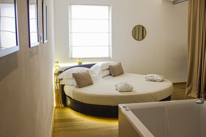 Room 36 of 104