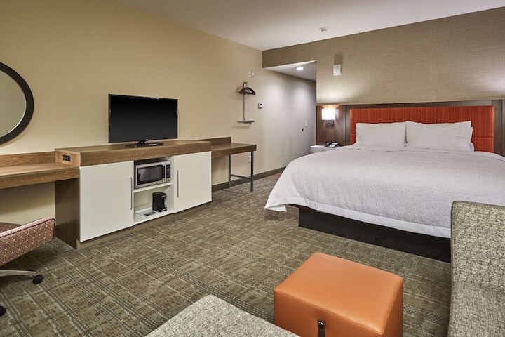 Room 16 of 34