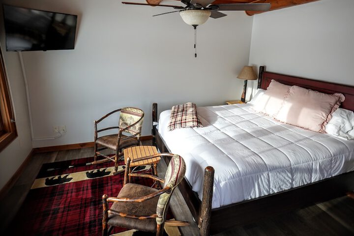 Room 55 of 241