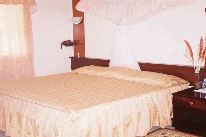 Room 5 of 13