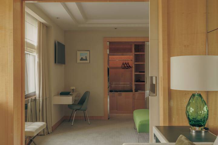 Room 44 of 130