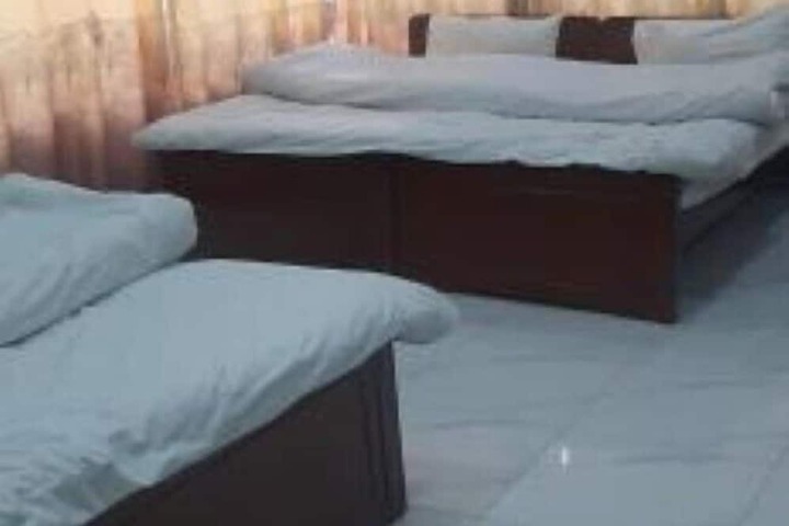 Room 9 of 20