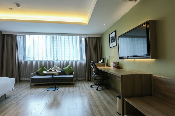 Room 9 of 60