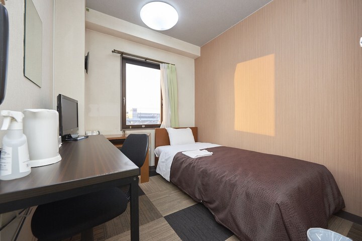 Room 8 of 27