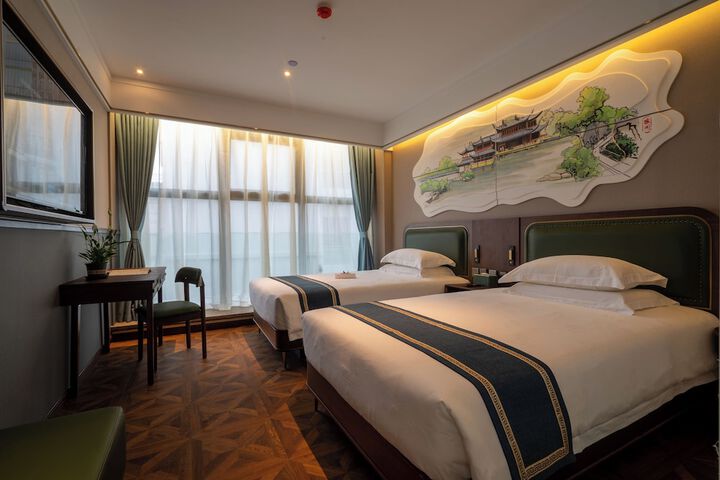 Room 15 of 54