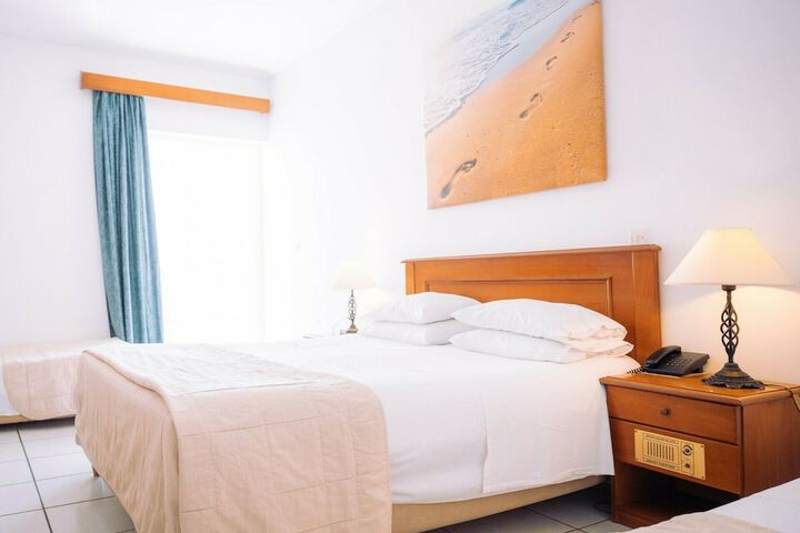 Room 17 of 184