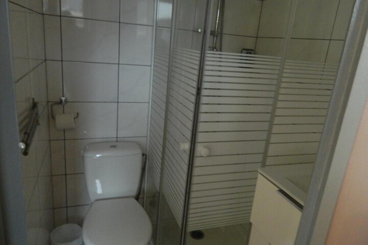Room 33 of 61