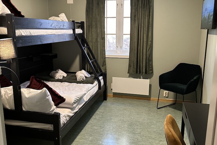 Room 11 of 13