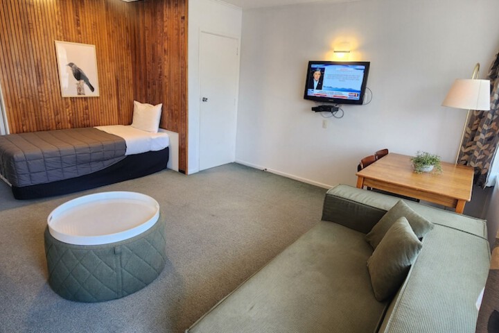 Room 42 of 68